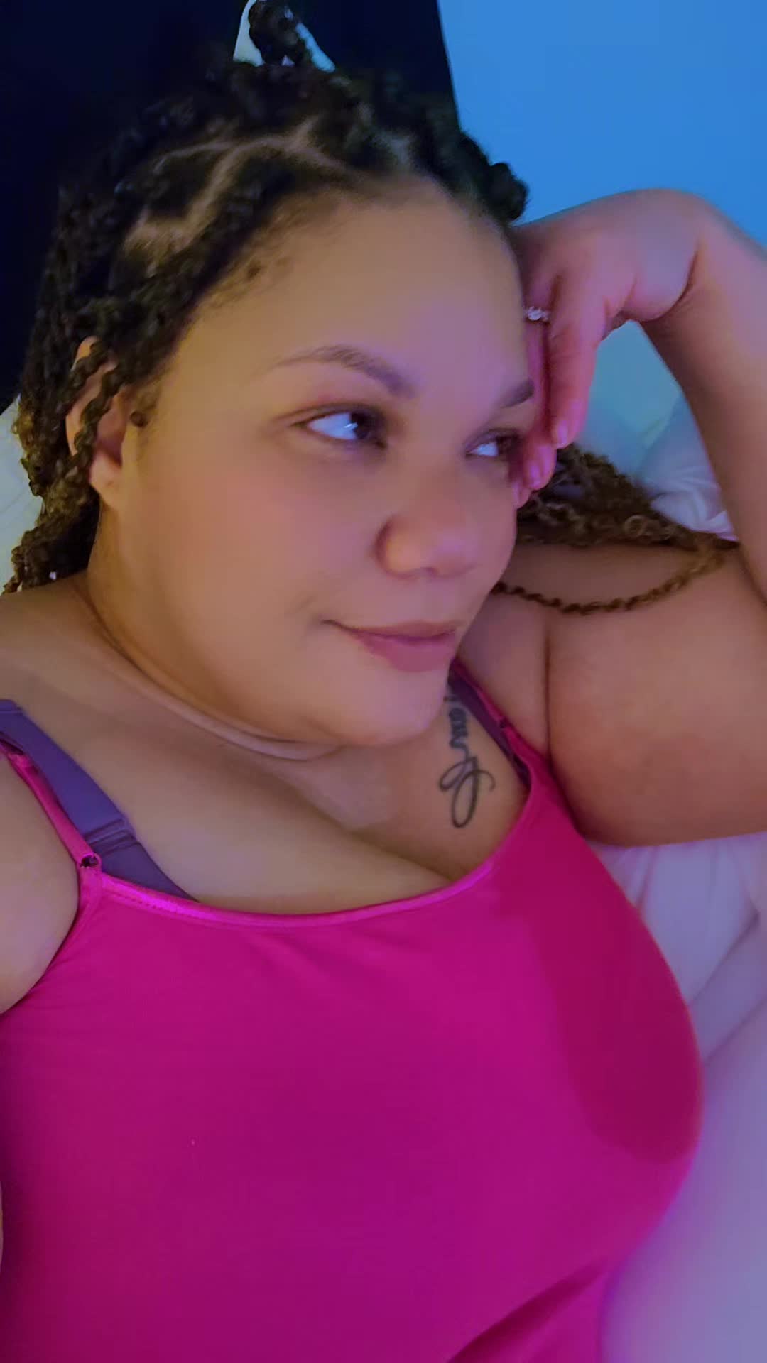 @YourGirlRed