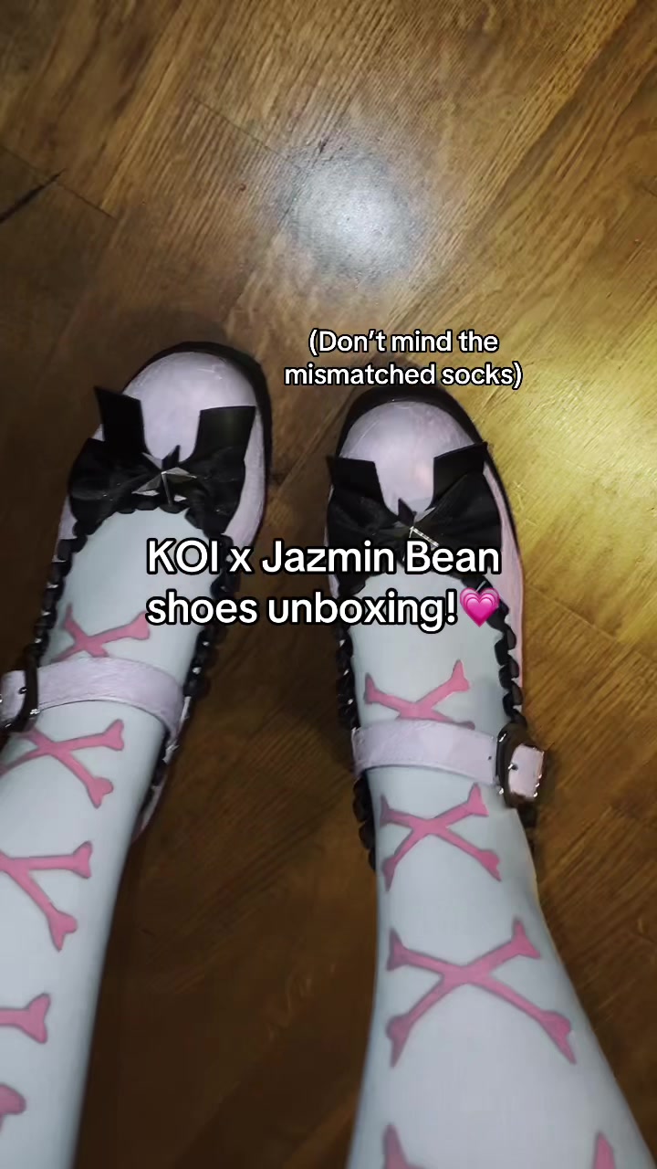 @𝔍𝔲𝔩𝔦𝔢𝔱 • ᵗʷⁱⁿˢ