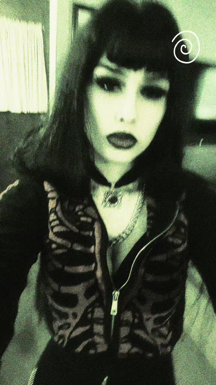 @Maria🦇