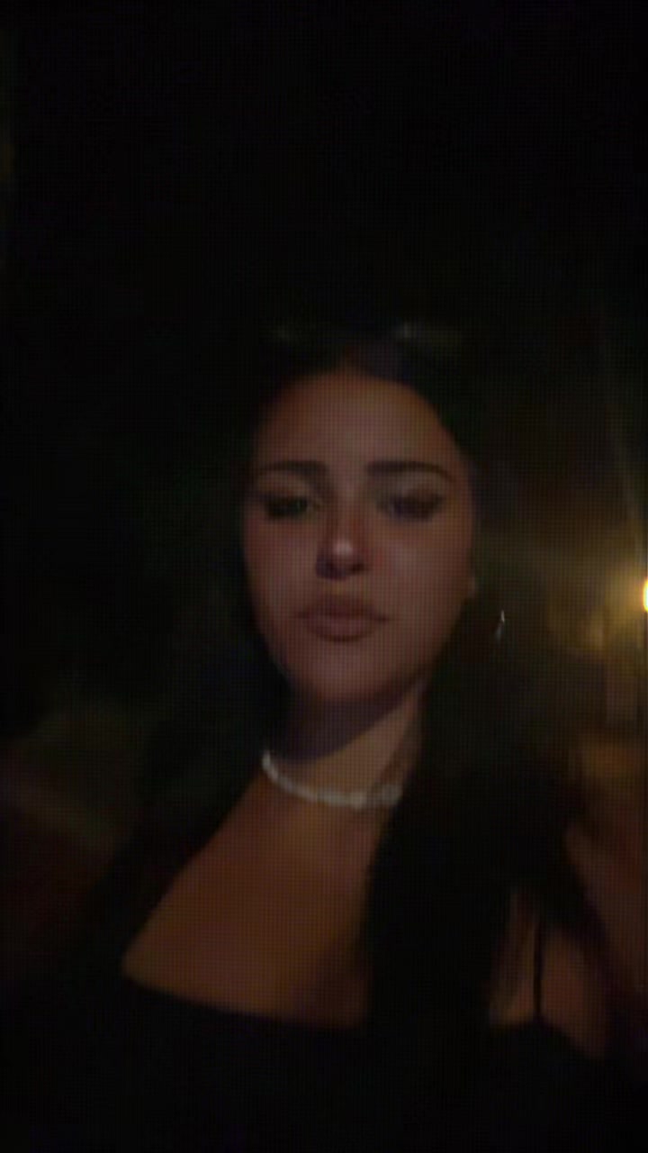 @neeveenica