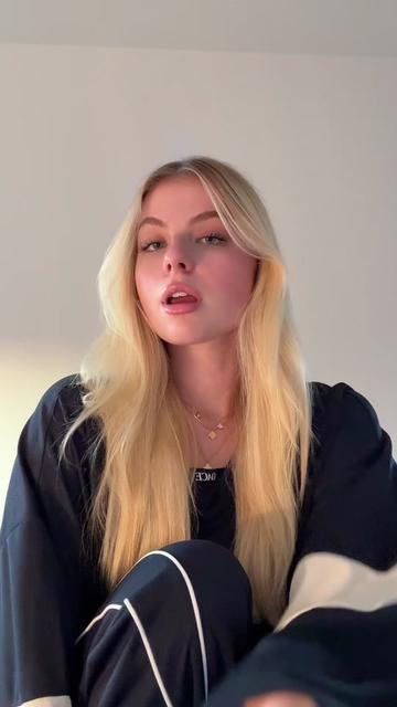 @tinaMiller98