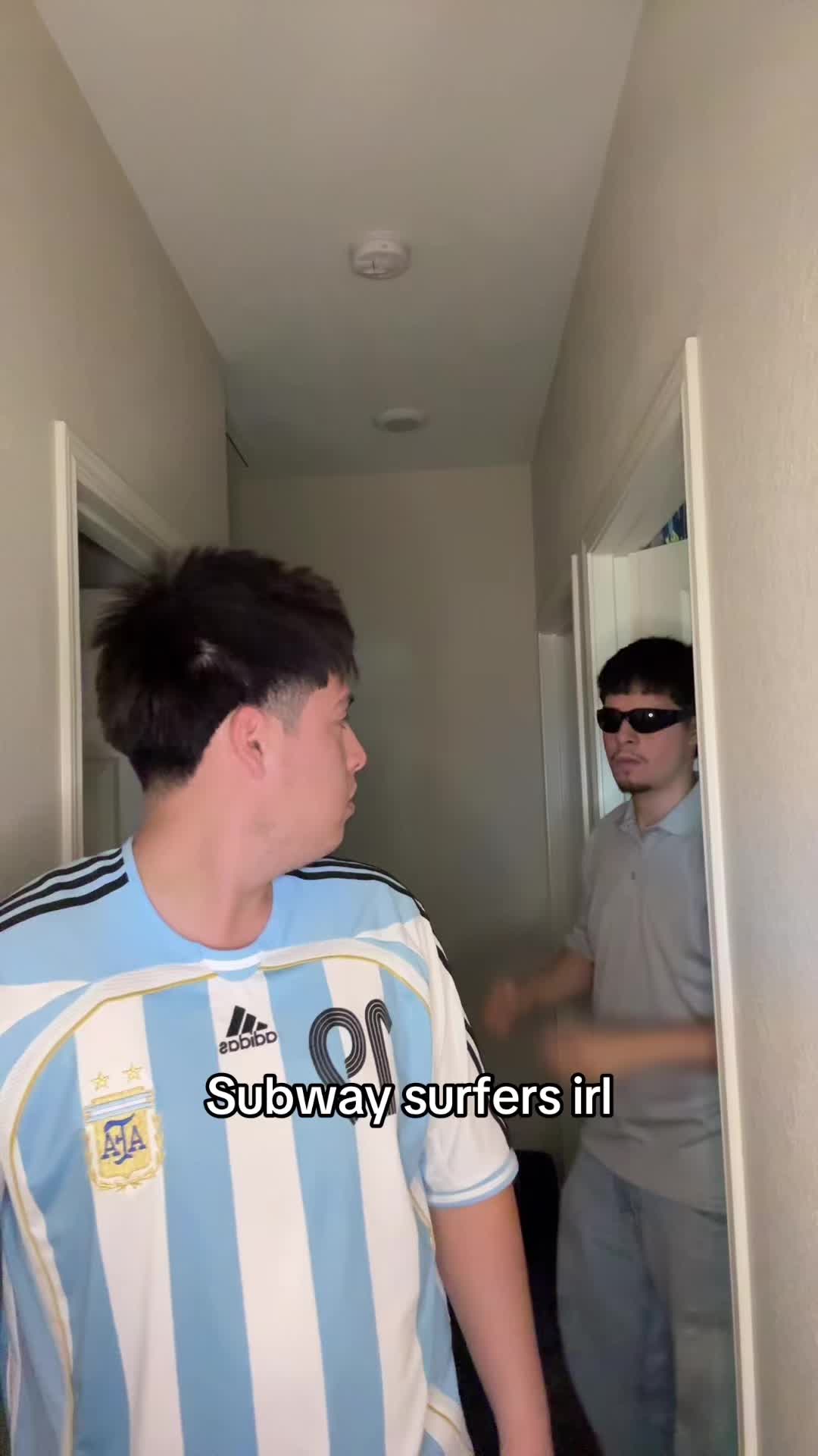 @adrian.guer0