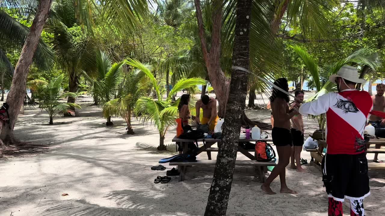 @Sunbliss Tours Utila