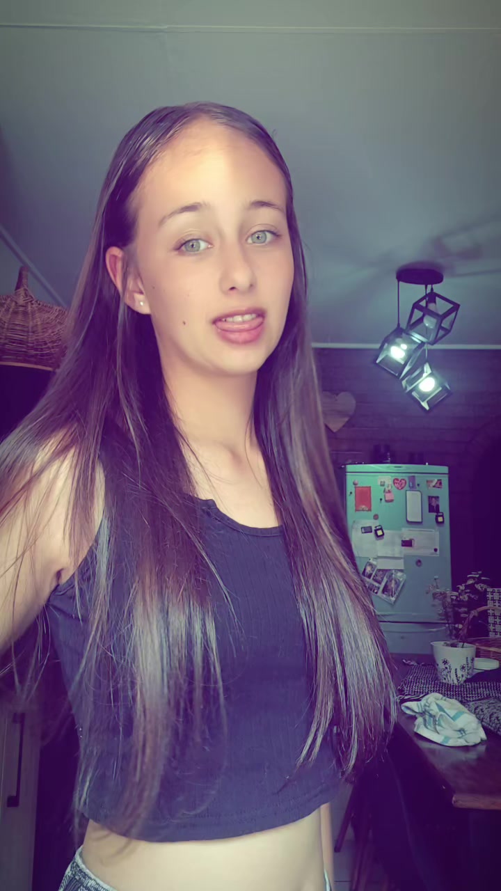 @your_fav_brunette