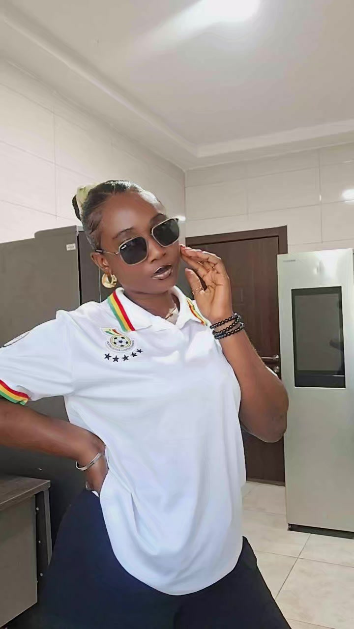 @YAA KISSIWAA ASANTE😇✨🥂
