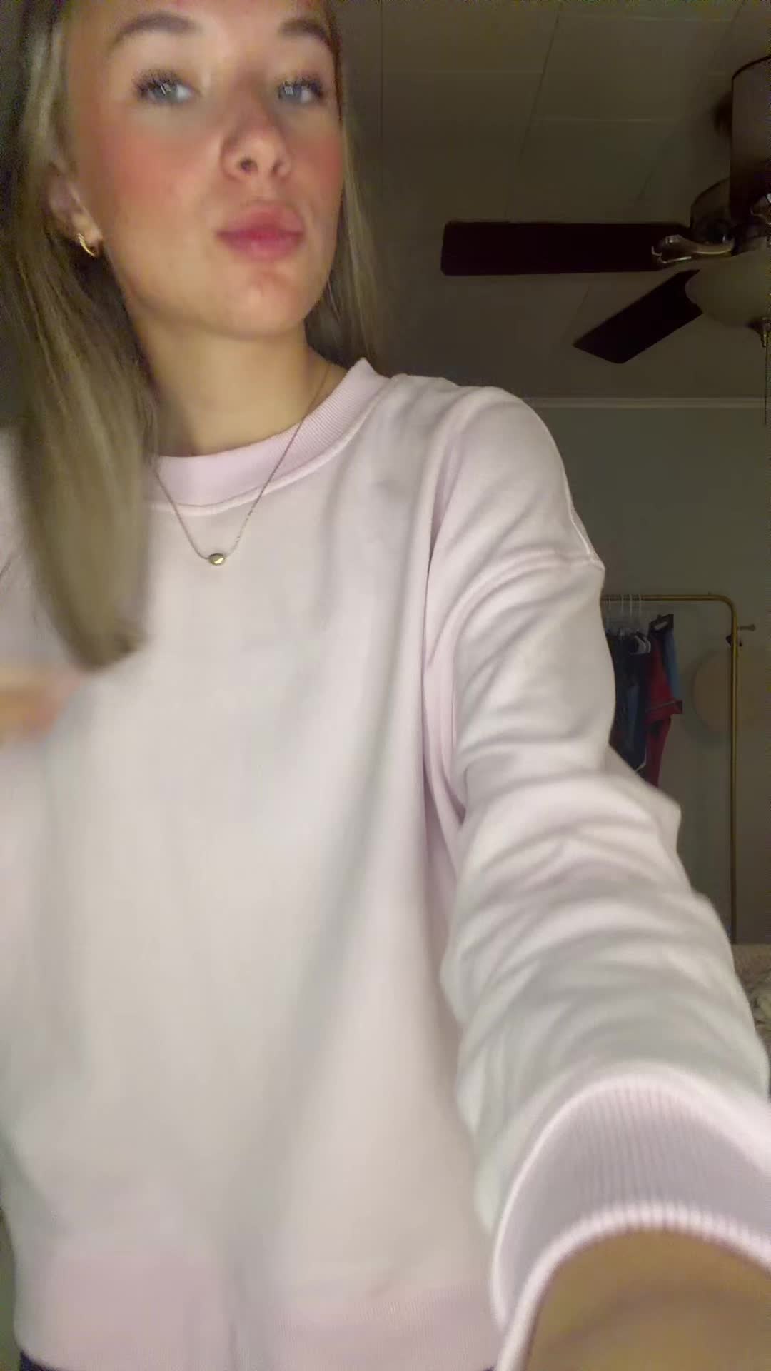 @L Y Z A 🕺🫶🏼