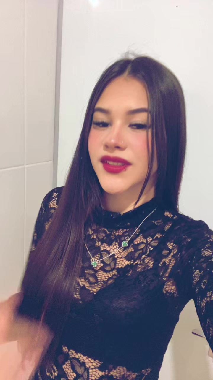 @julia vit&oacute;ria