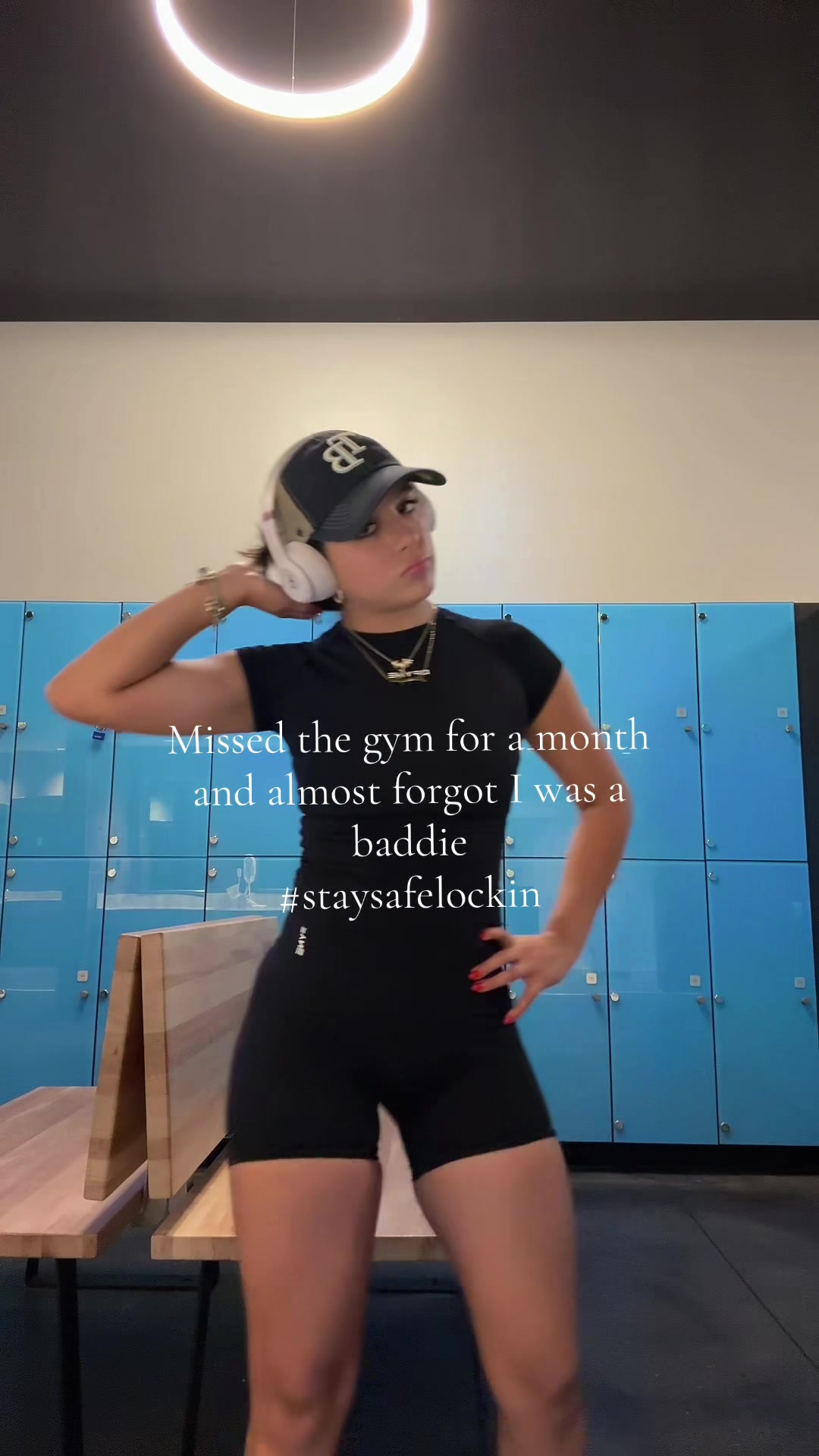 @Jennn...