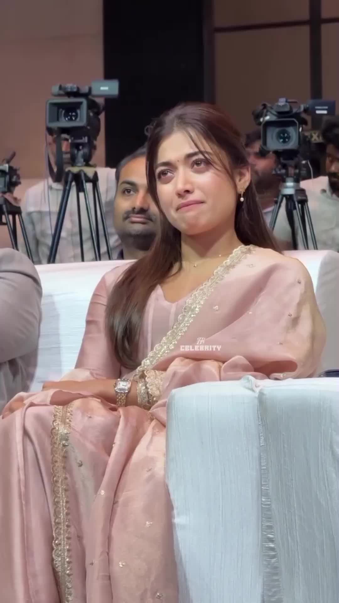 @Cute actress