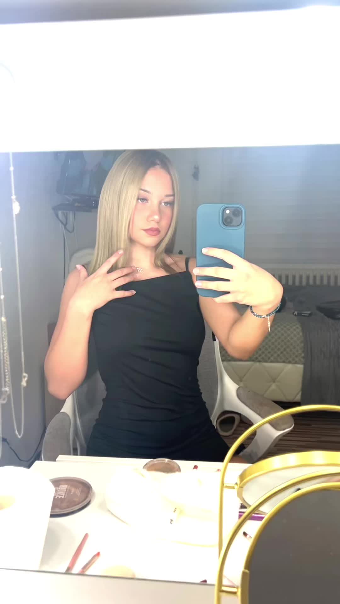 @andjela