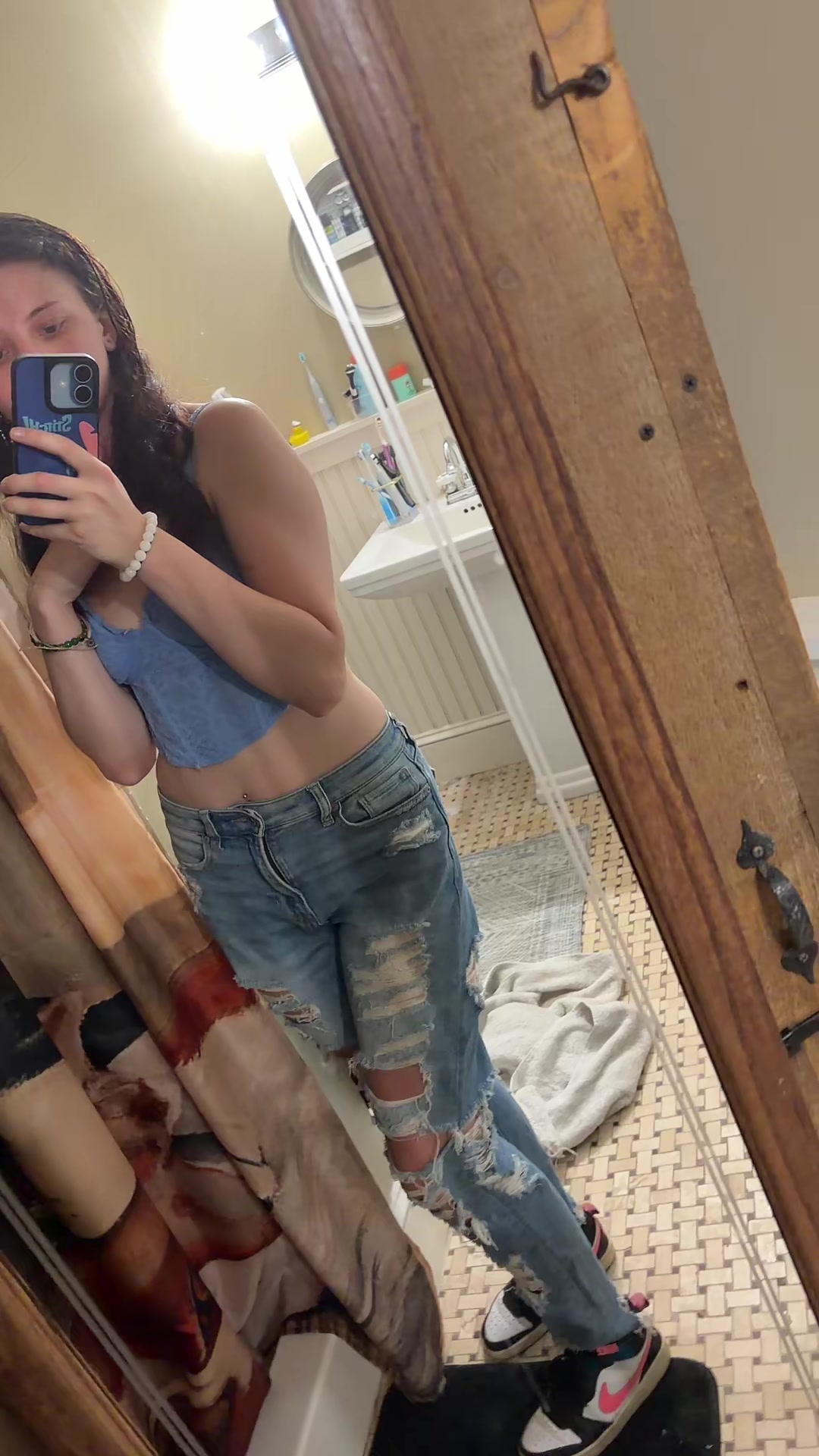 @roses_r_blue