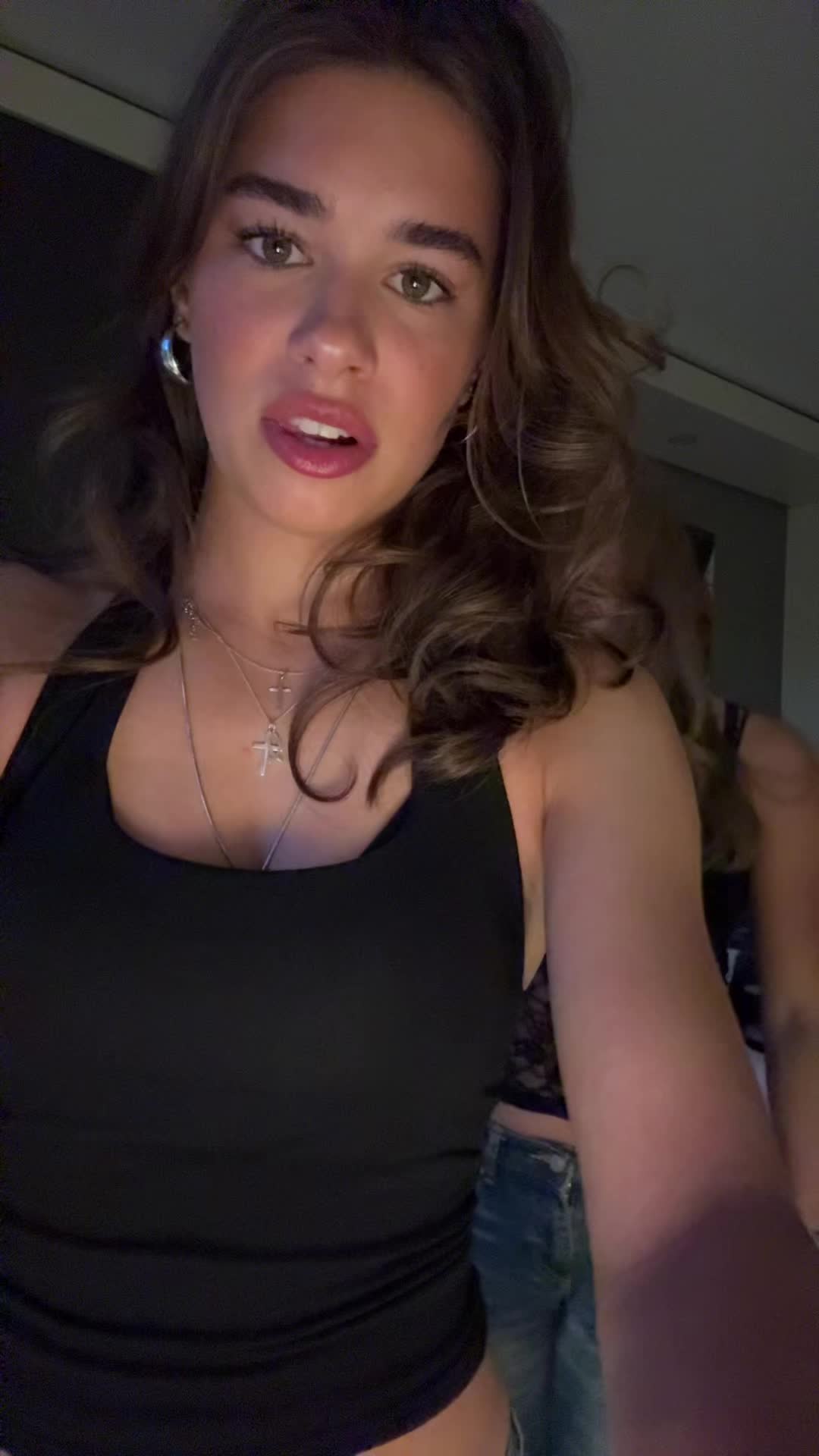 @Elisa