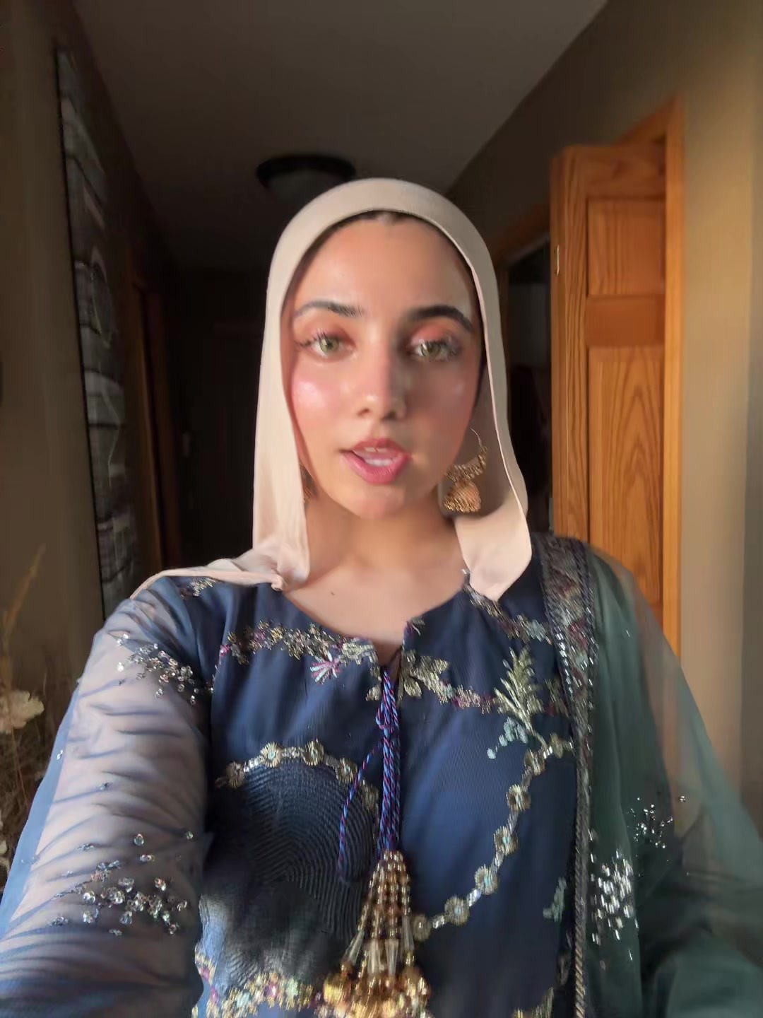 @اروس