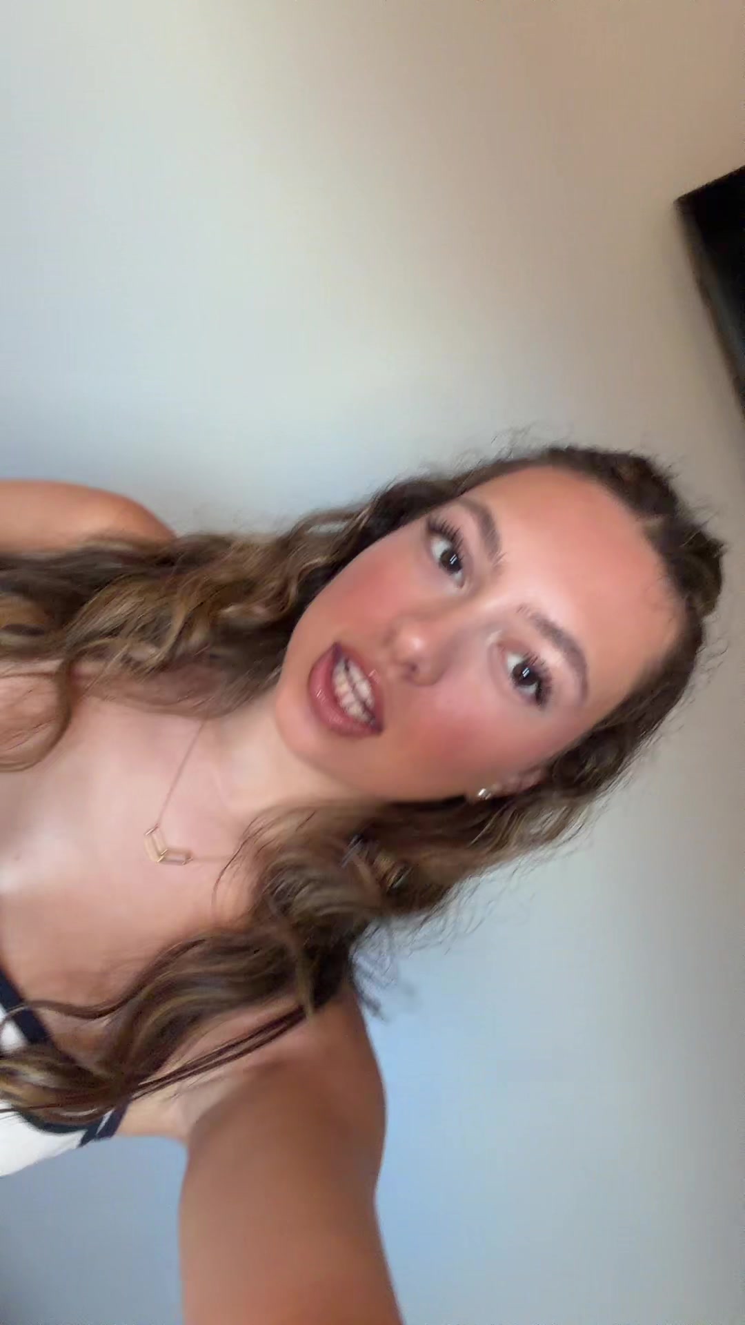 @isabella