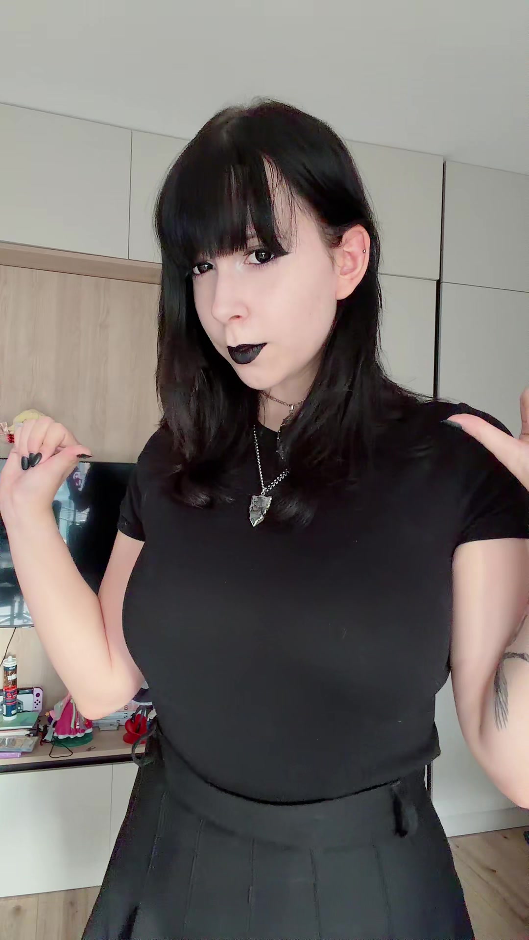 @𝓝𝓮𝓫𝓪 🦇
