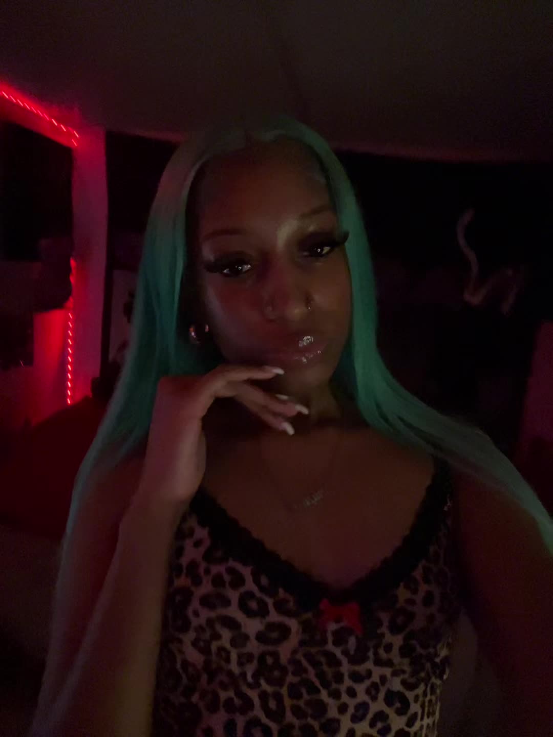 @eniyiahhh_