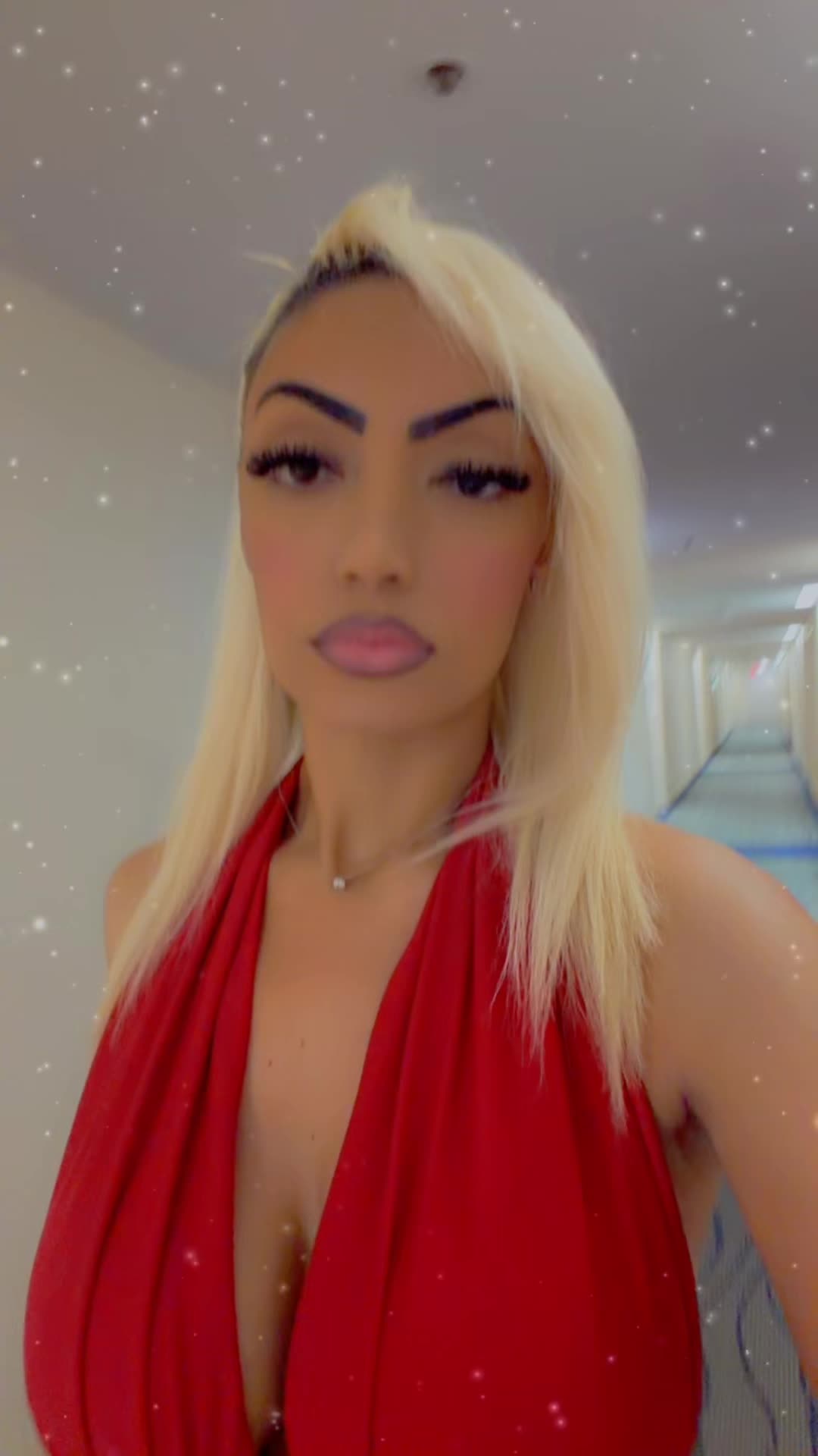 @Valdina_D