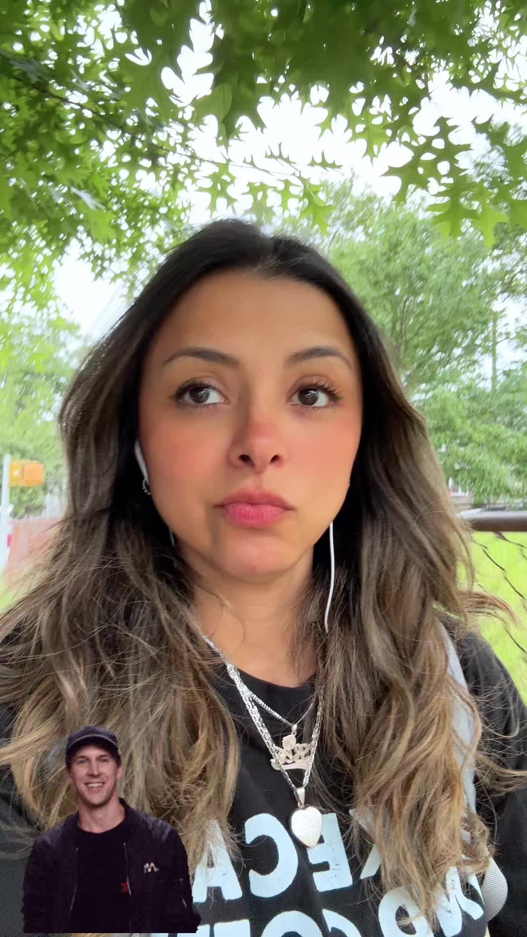 @LaColombiana.com