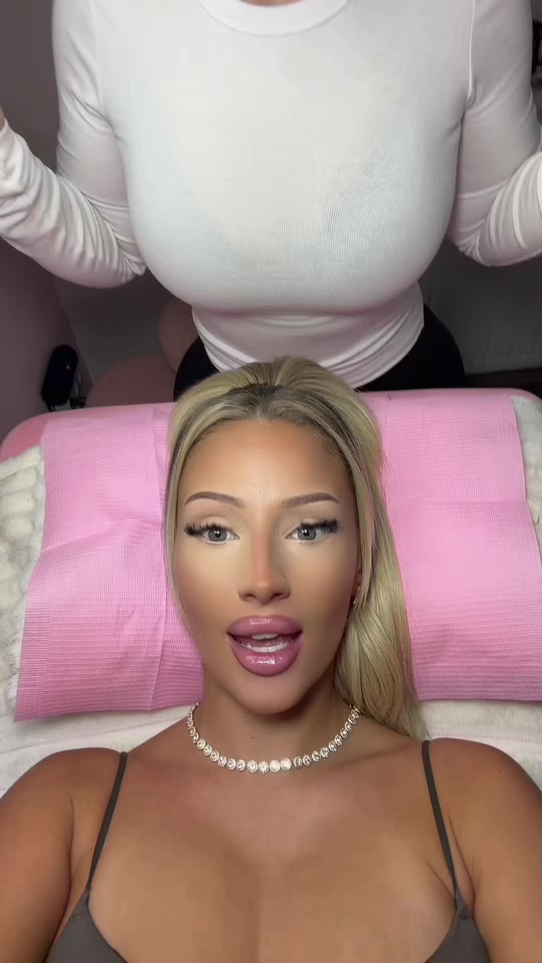 @ℳ𝑜𝓃𝒾𝓆𝓊𝑒