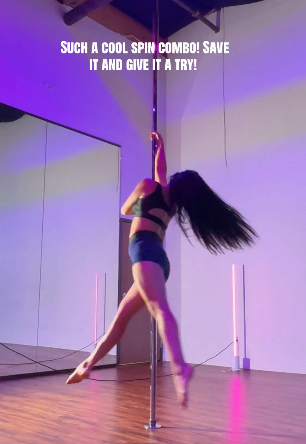 @ElaPoleDance