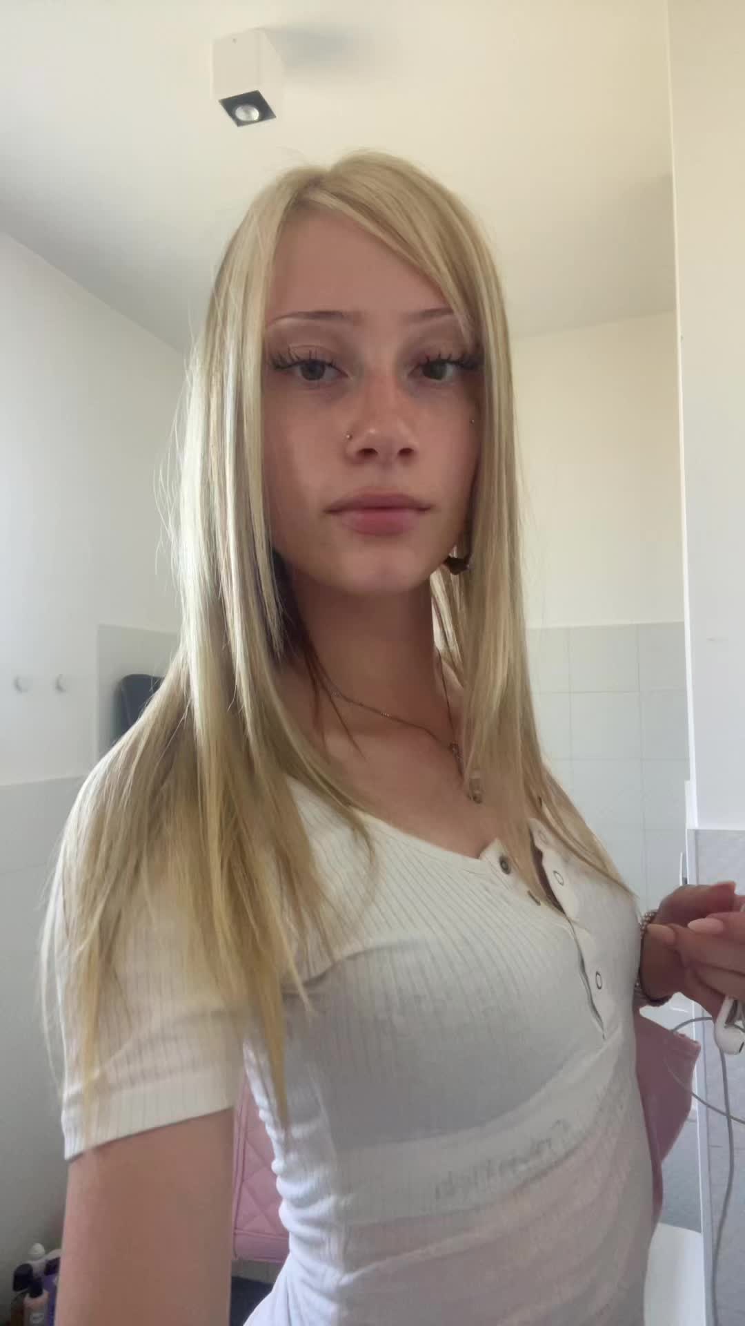 @👸🏼