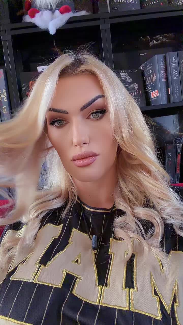 @Inked_Kira