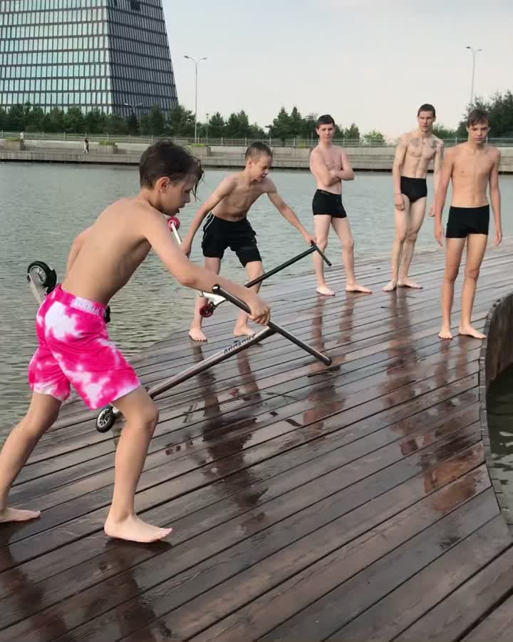 @Краш твоей мамы