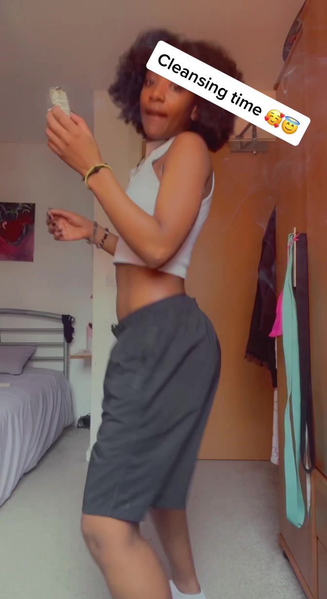 @Kiki