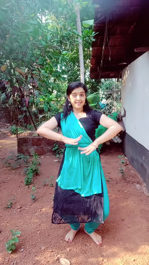 @Revathy menon🤩