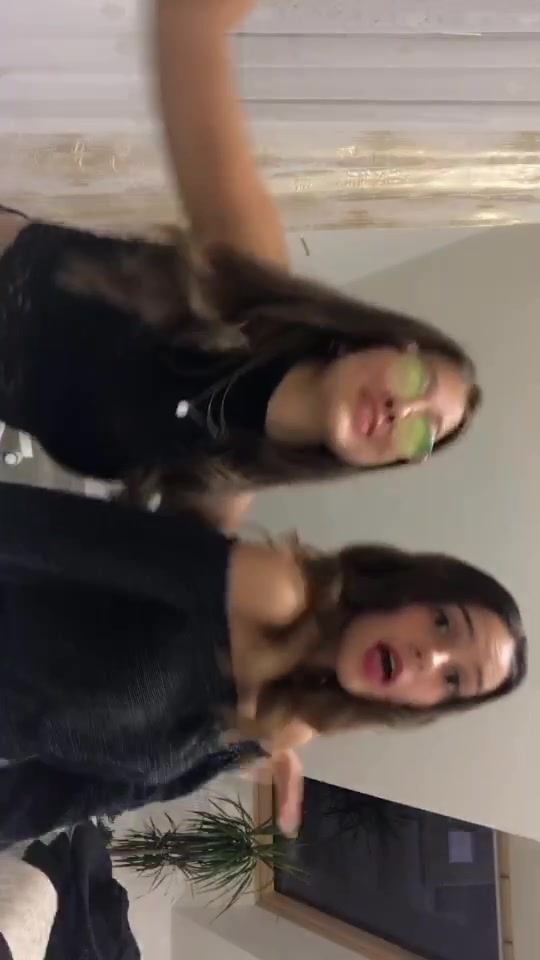 @Viki és Sári