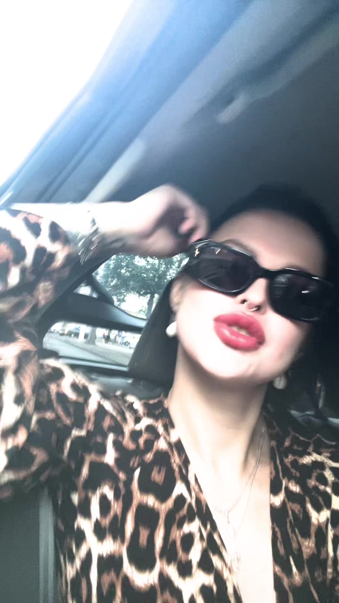 @Лёшенька🖤