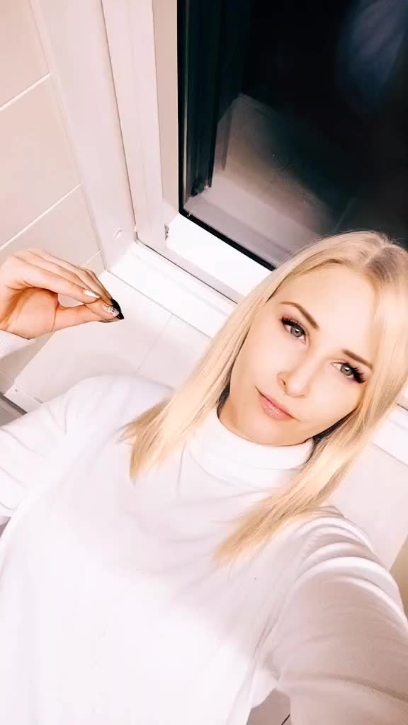 @Eyná