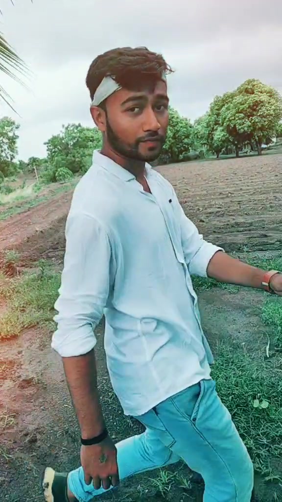 @😎𝙍𝙊𝙔𝘼𝙇_𝕂𝔸ઠીયા𝕍𝕒ડી😎