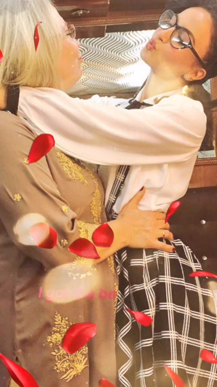 @elliavrram