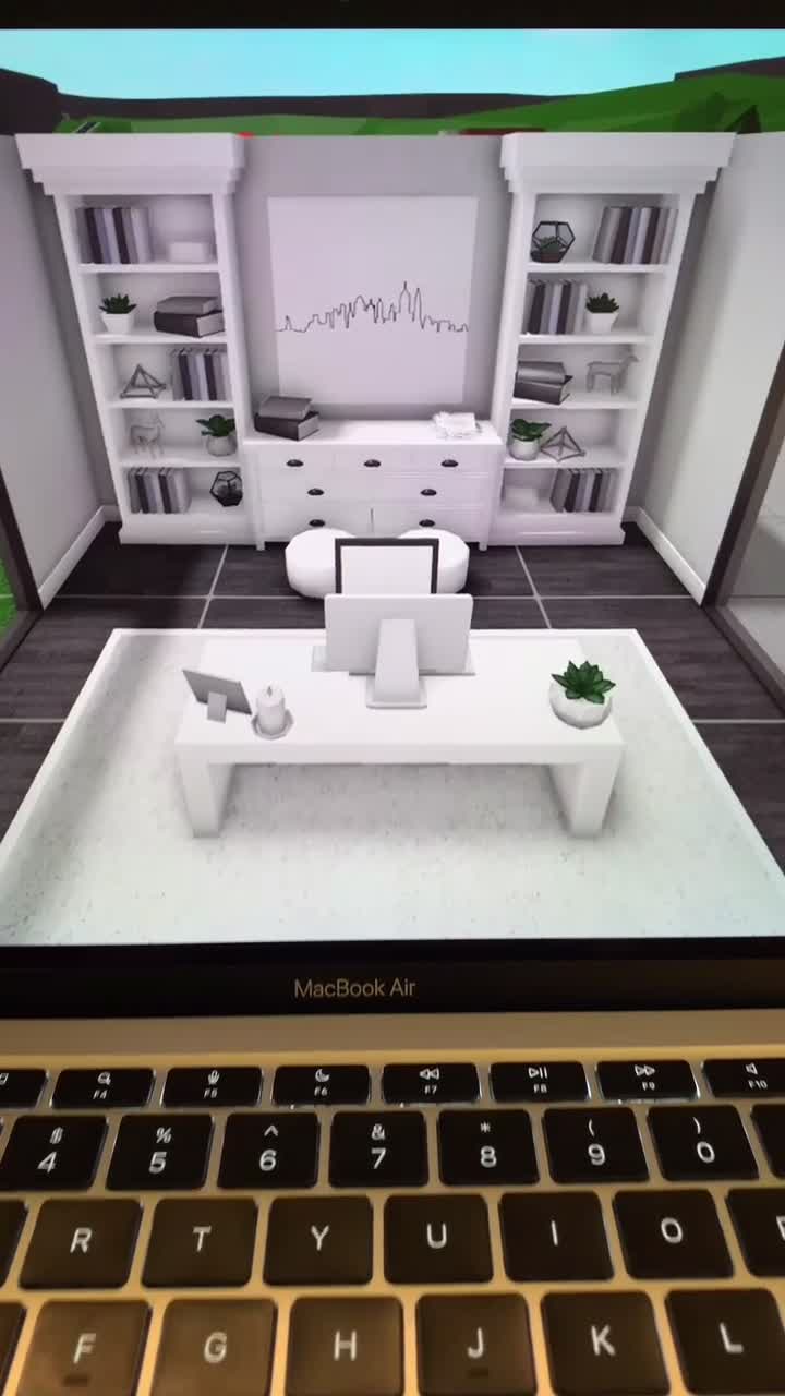 @BLOXBURG