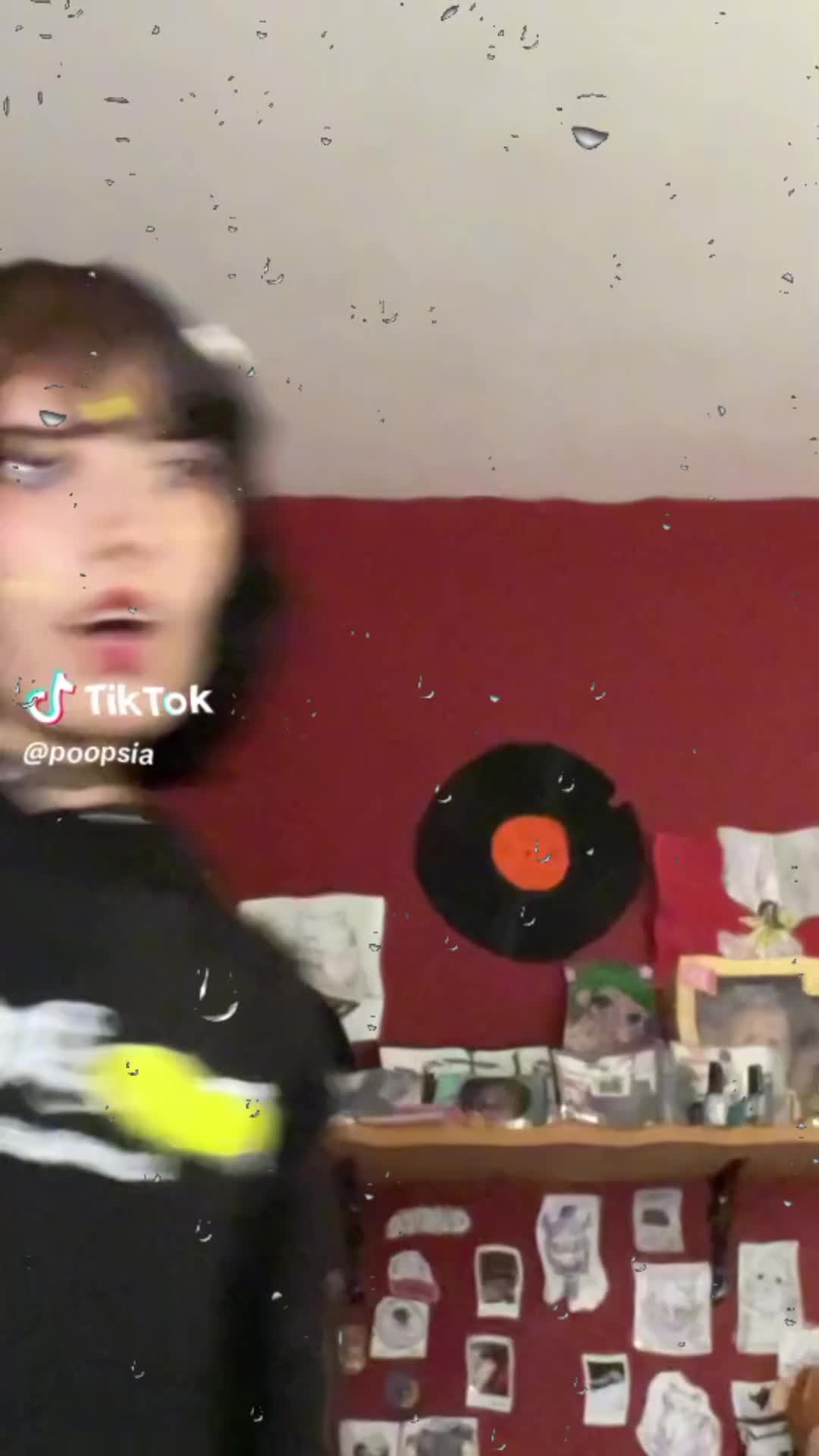 @✮🎸~(fan){poopsia}~🎸✮