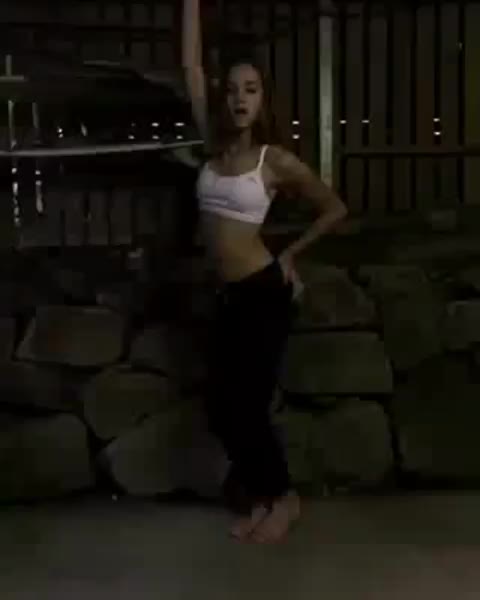 @Fanpage Emily Feld