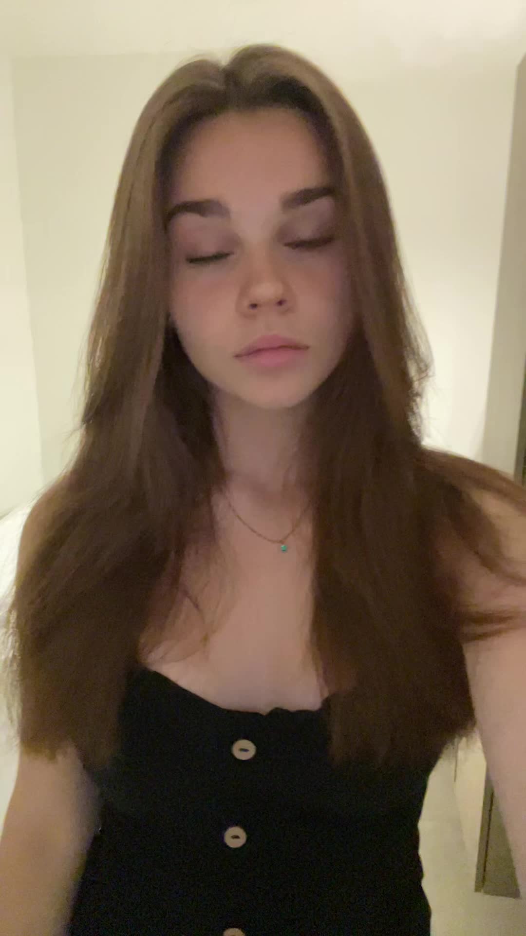 @😻