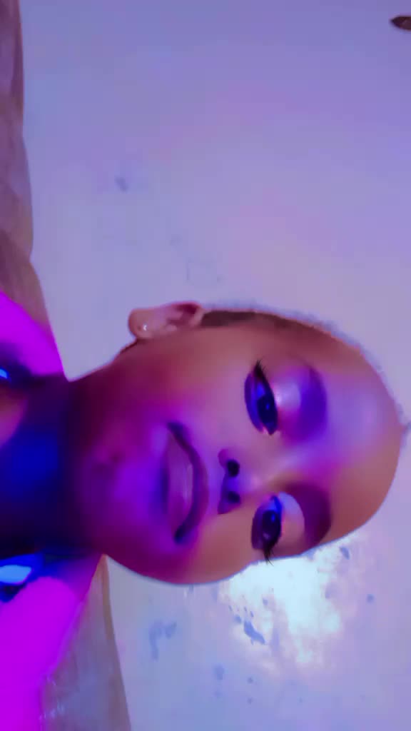 @IreneM