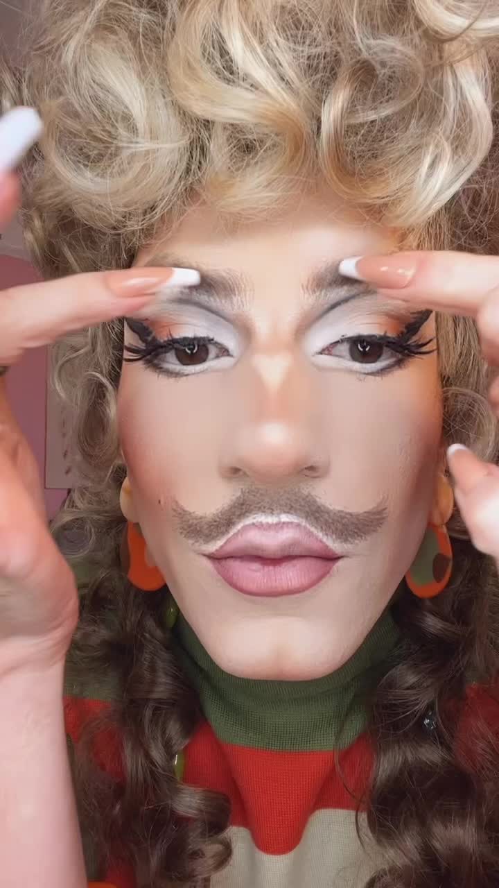 @Vivian Vanderpuss