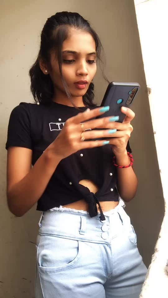 @Nishh🖤