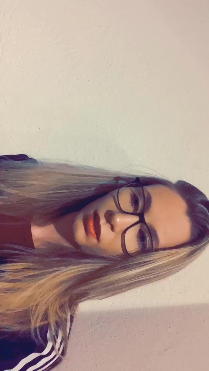 @Julia 💫