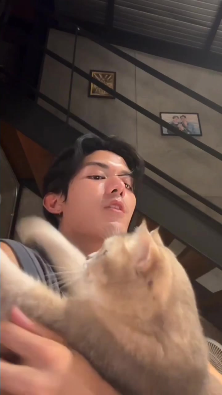 @Dee