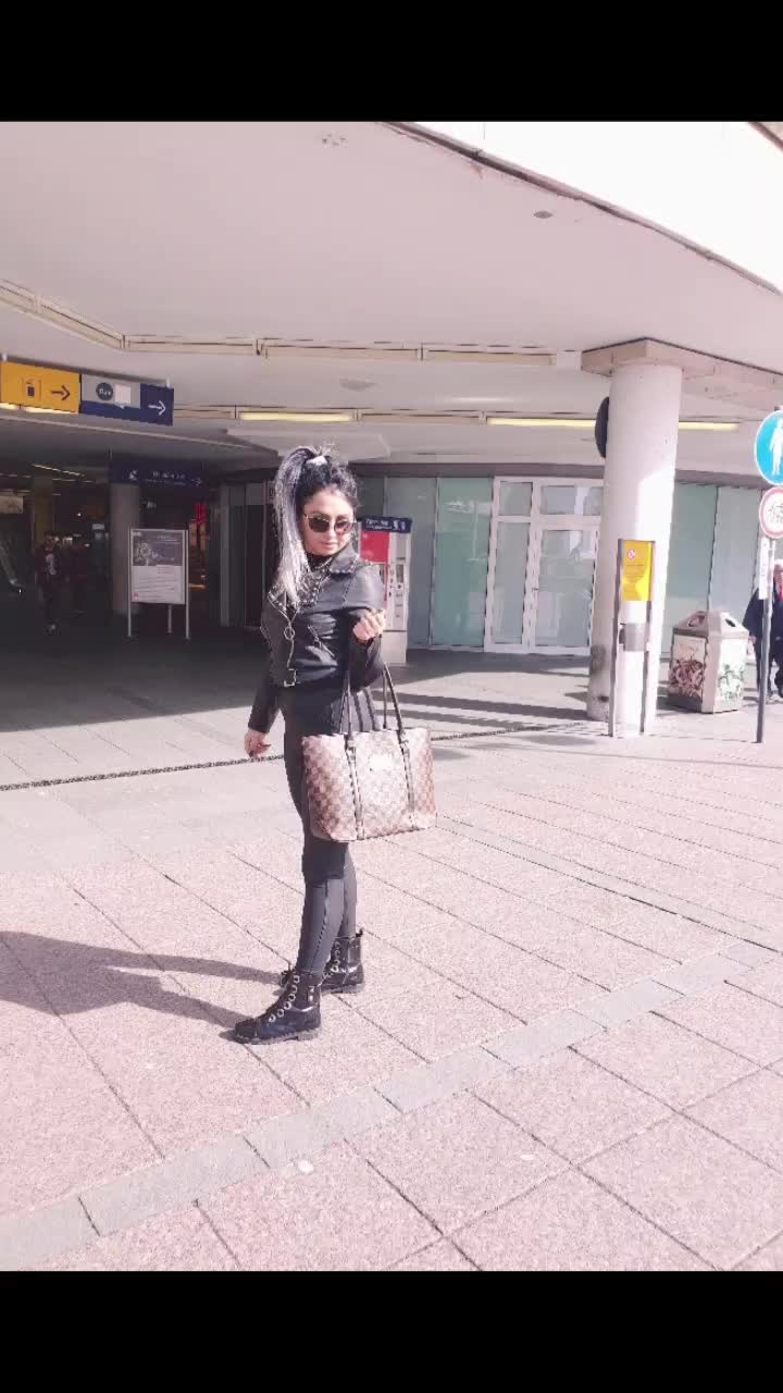 @Selena Elena