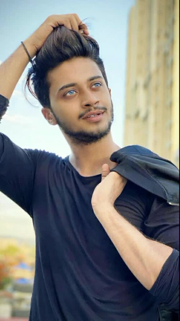 @Hasnain_Ashnoor