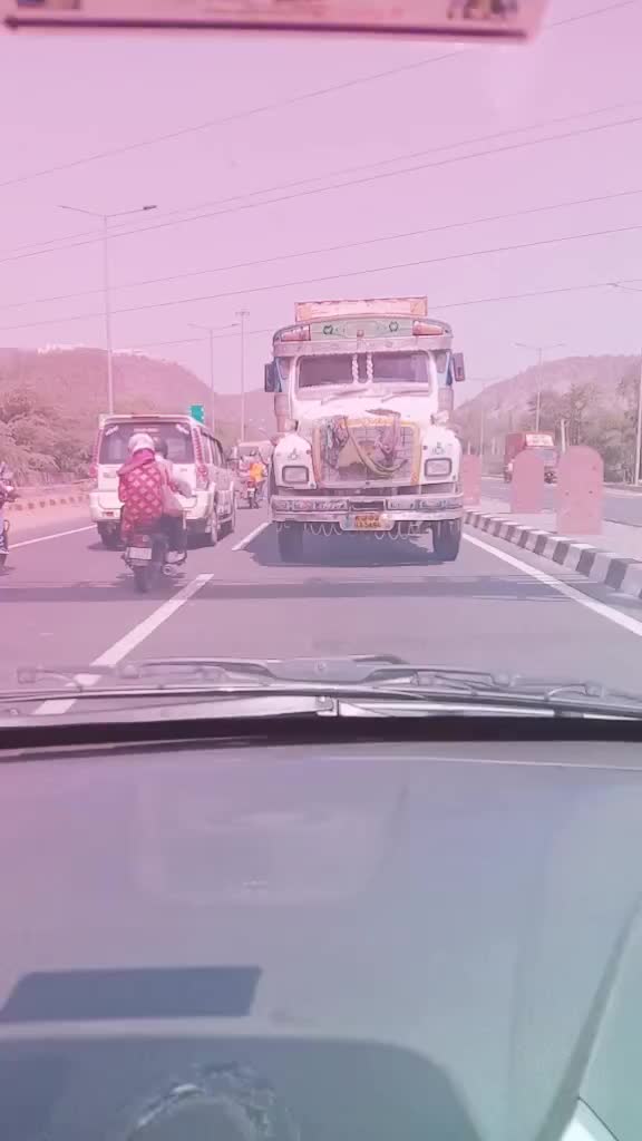 @NeeRaj MeeNa Punjlot