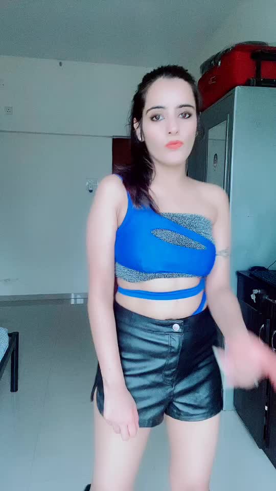 @Jhanvi