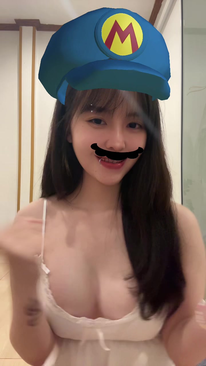 @HomHun👑 ༘⋆✿