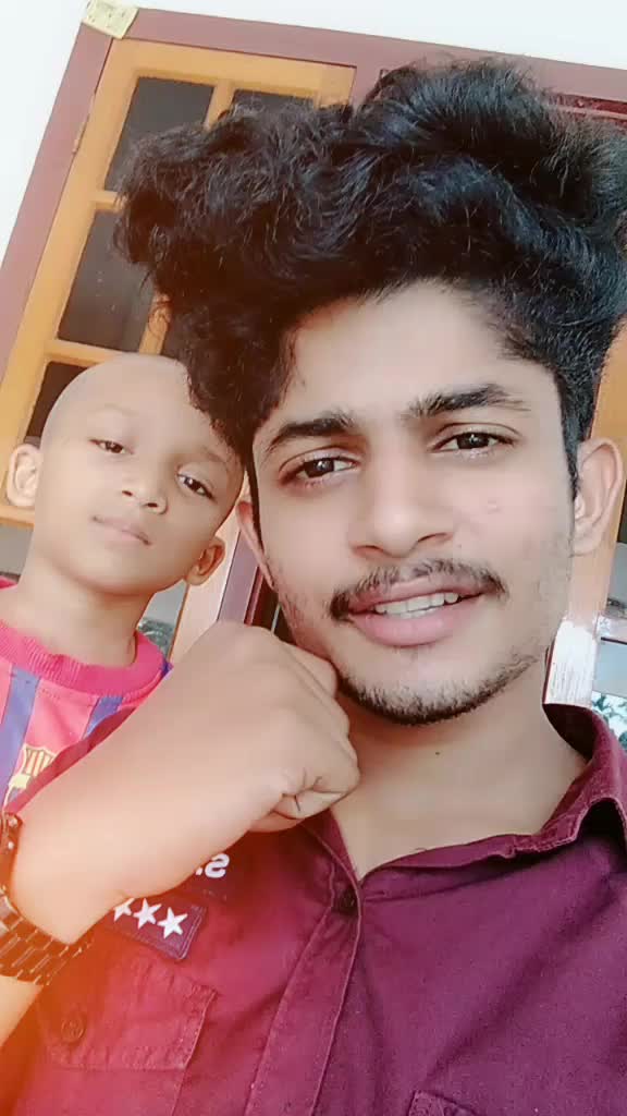 @_mahroof_