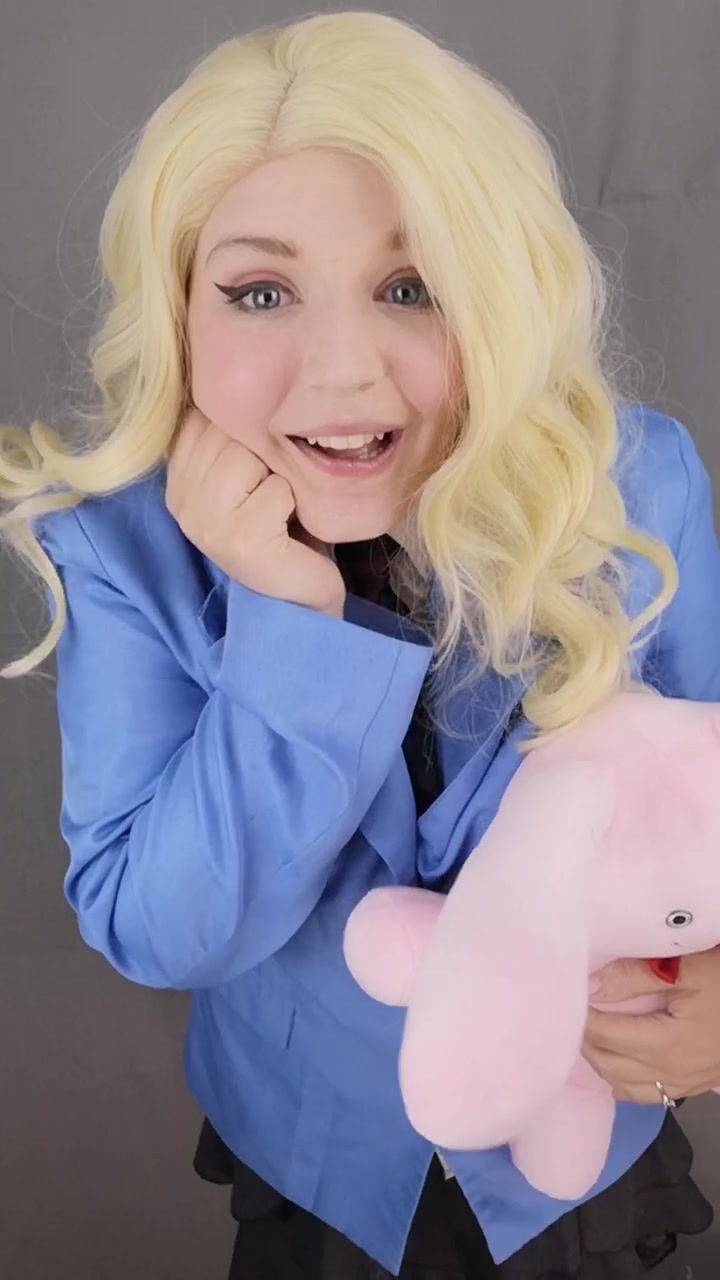 @Cosplay Curator1